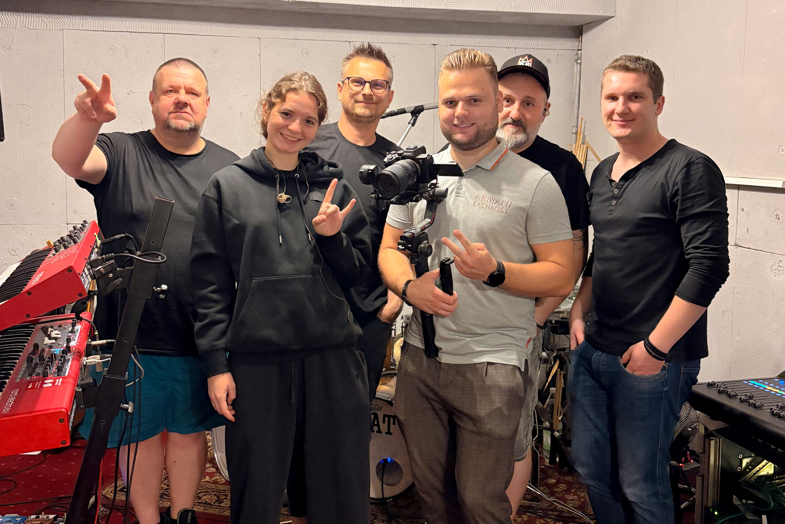 Z TikTokowego hitu do współpracy z gwiazdami: muzyczna podróż Wanesy „Wani” Adamskiej [wideo]